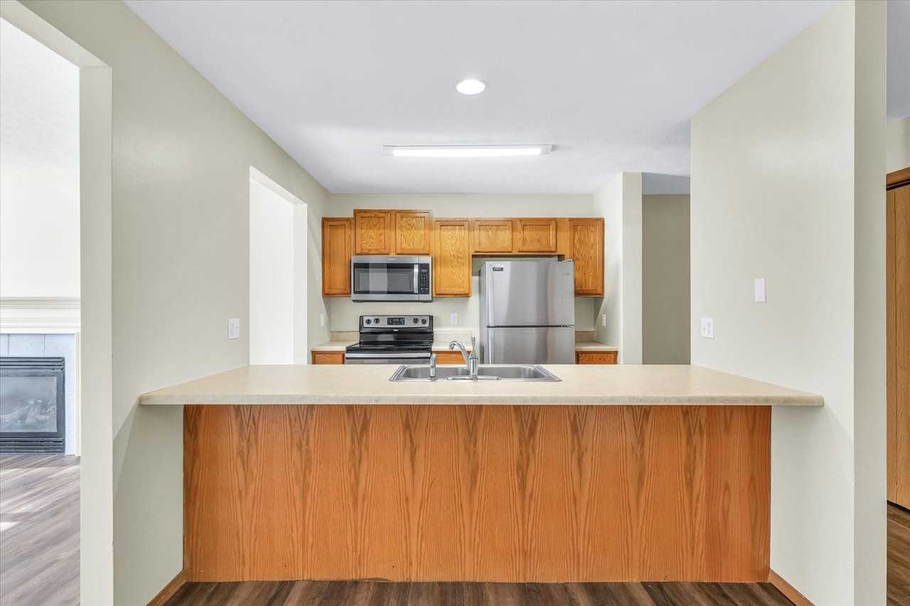 2725 Rainbow Avenue - Photo 7 of 31