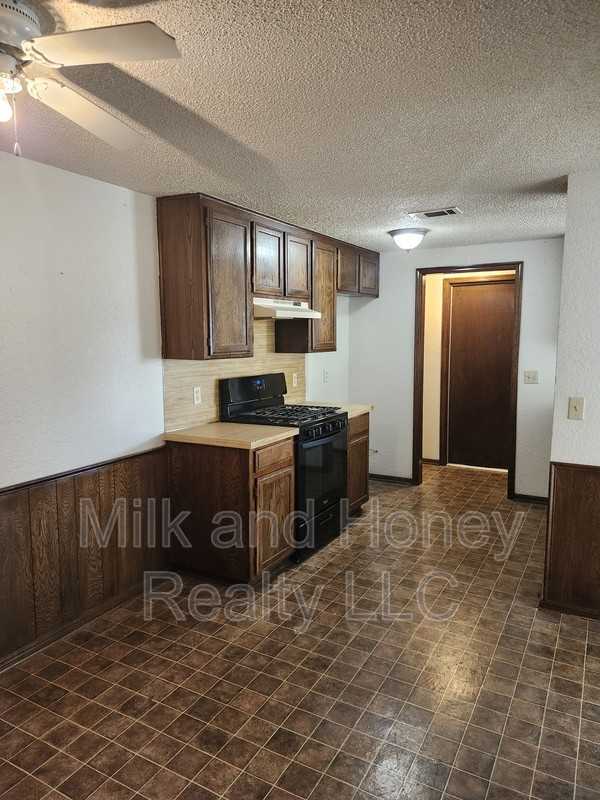 12407 Sw 2nd St - Photo 3 of 7