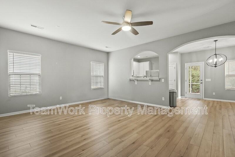 1163 Euclid Dr - Photo 4 of 28