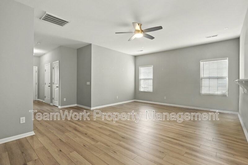 1163 Euclid Dr - Photo 5 of 28