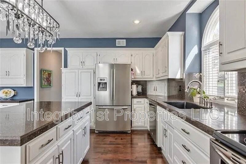 8338 Mullen Rd - Photo 3 of 21