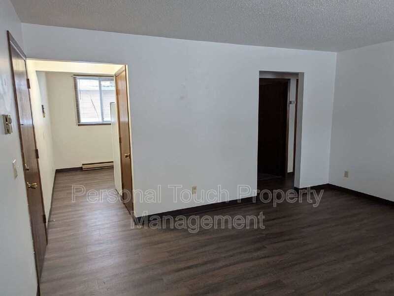 180 1st St #202 - Photo 2 of 21