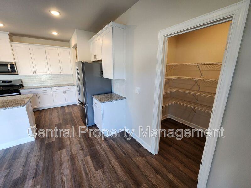 628 Orsman Trl - Photo 7 of 31