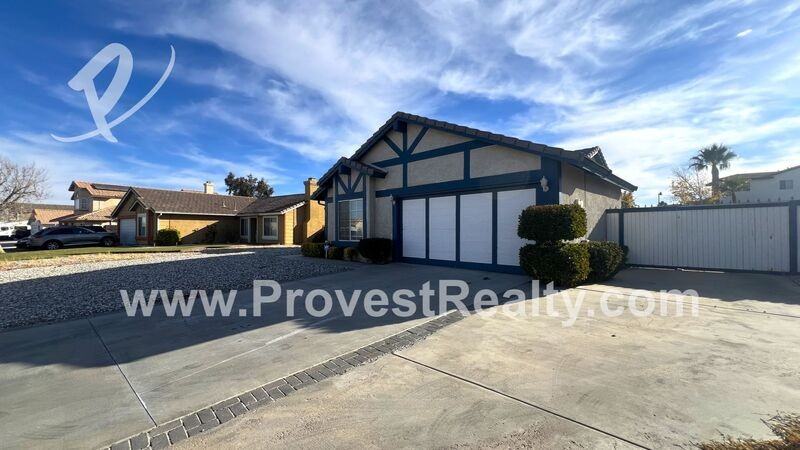 12785 Cardinal Rd - Photo 3 of 30