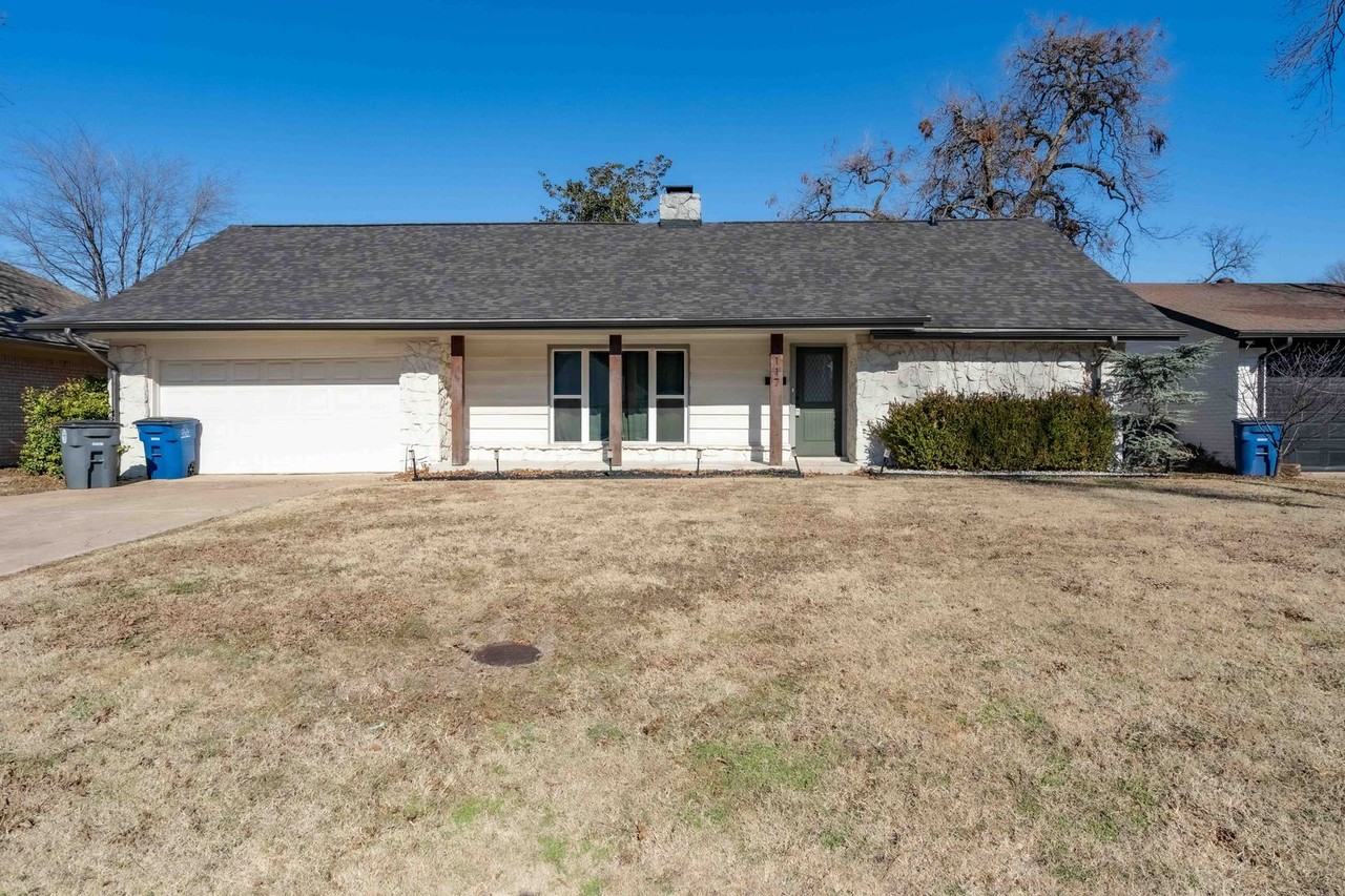 2117 E 52nd St - Photo 2 of 21