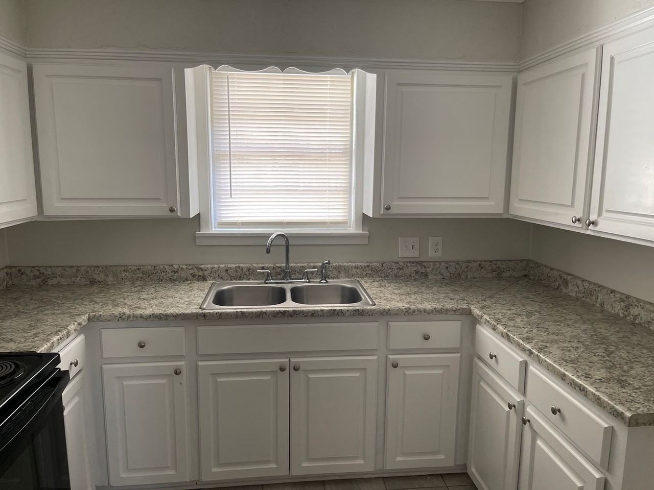9139 Laurie Ln - Photo 4 of 16