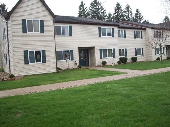 Pinestead Place - Photo 2 of 3