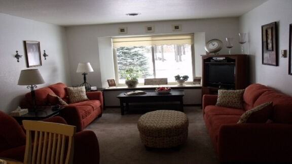 Pinecrest Manor - Photo 3 of 14