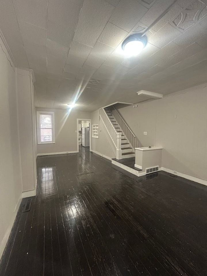 216 Park Pl - Photo 5 of 28