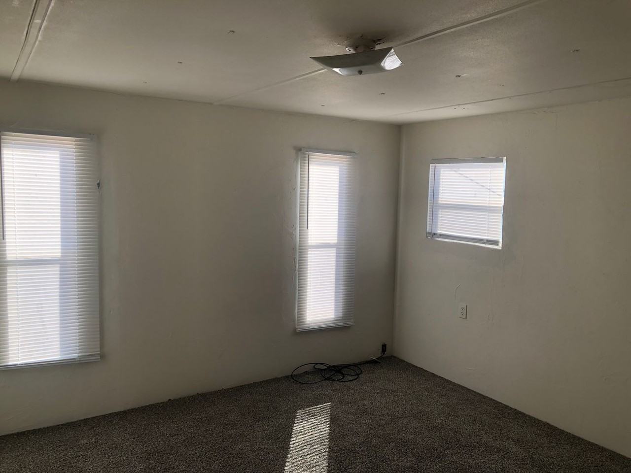 5215 Central Rd - Photo 4 of 6