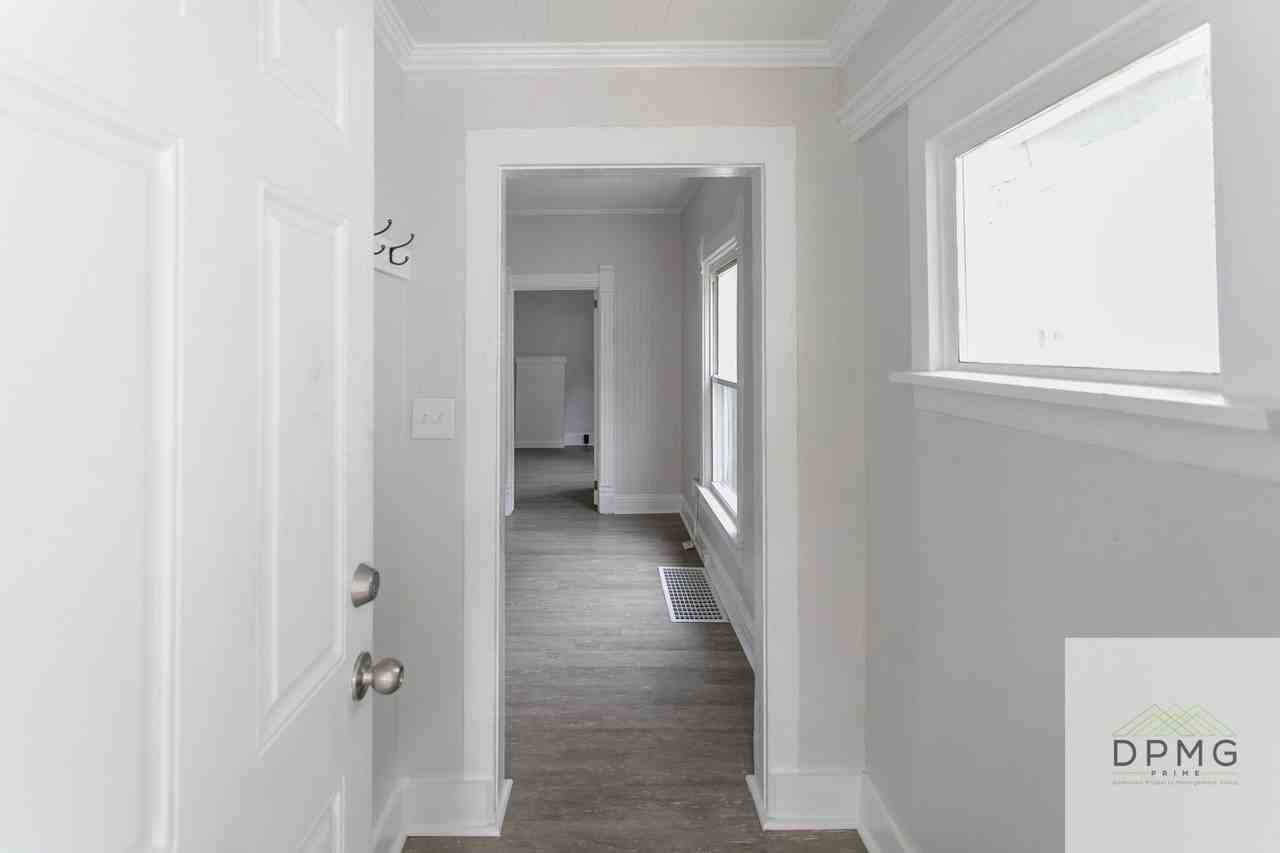 206 S Hosmer St - Photo 2 of 28