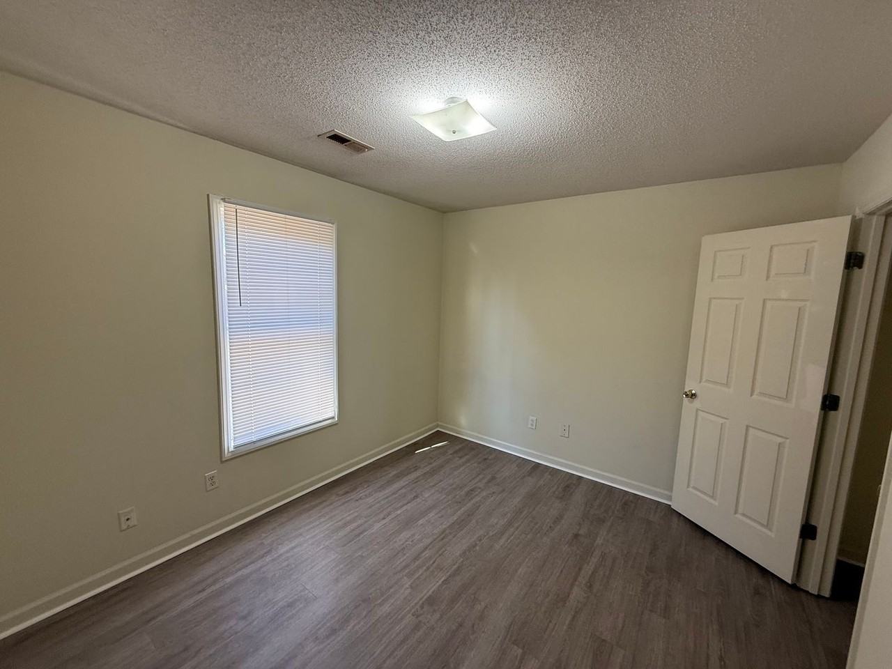 614 E Parker St #H - Photo 5 of 13