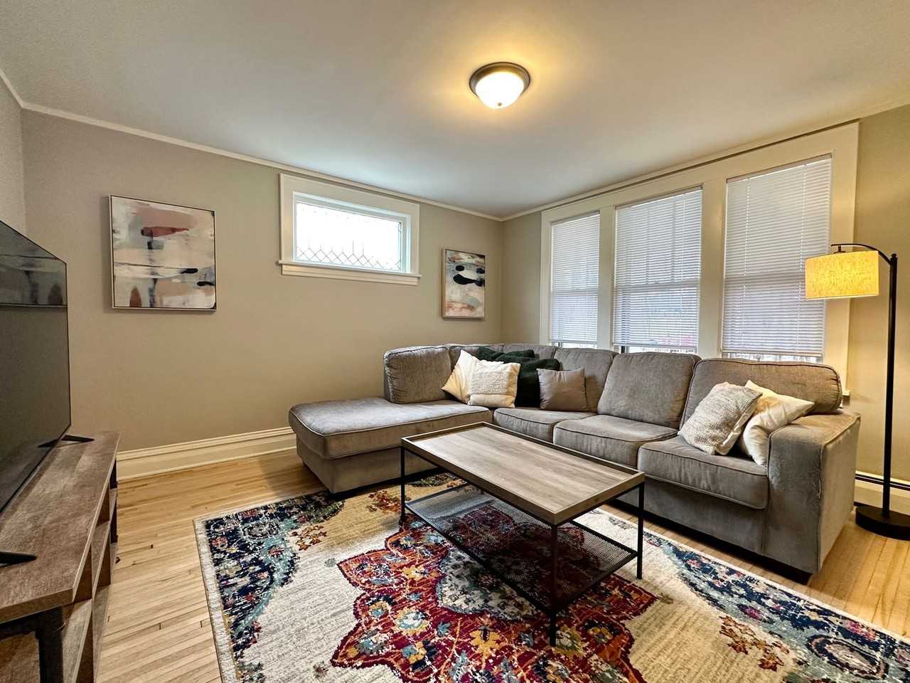 708 E 7th St - Photo 5 of 21