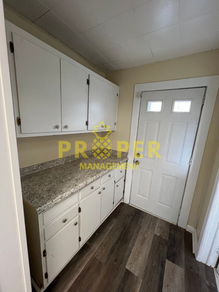 942 Harvard Blvd - Photo 4 of 14
