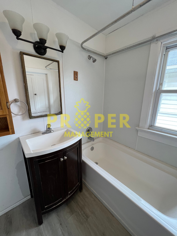 942 Harvard Blvd - Photo 7 of 14