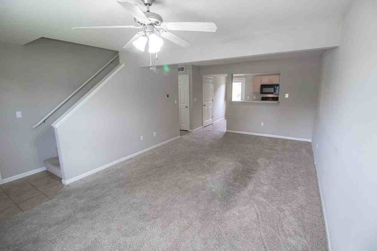 4020 Snowy Owl Dr - Photo 4 of 39