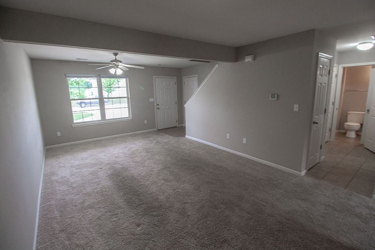 4020 Snowy Owl Dr - Photo 5 of 39