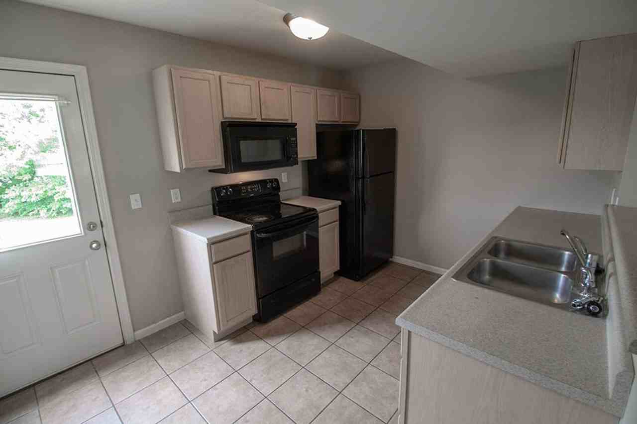 4020 Snowy Owl Dr - Photo 7 of 39