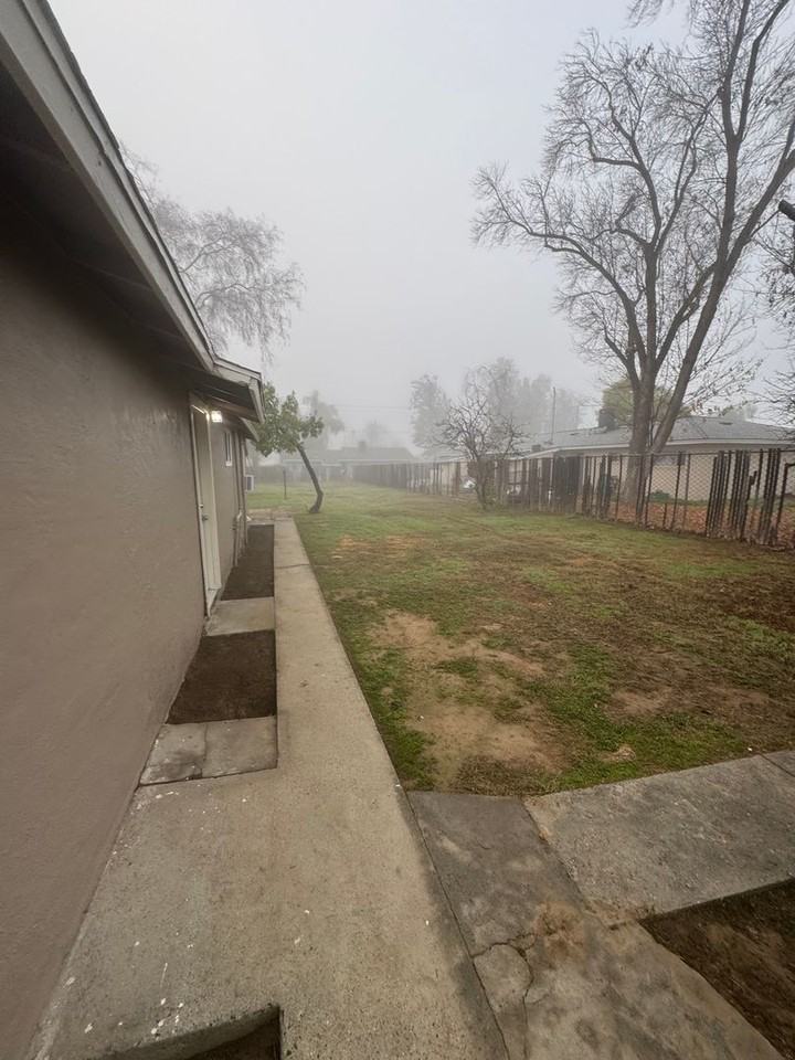 301 Braden Ave - Photo 6 of 18