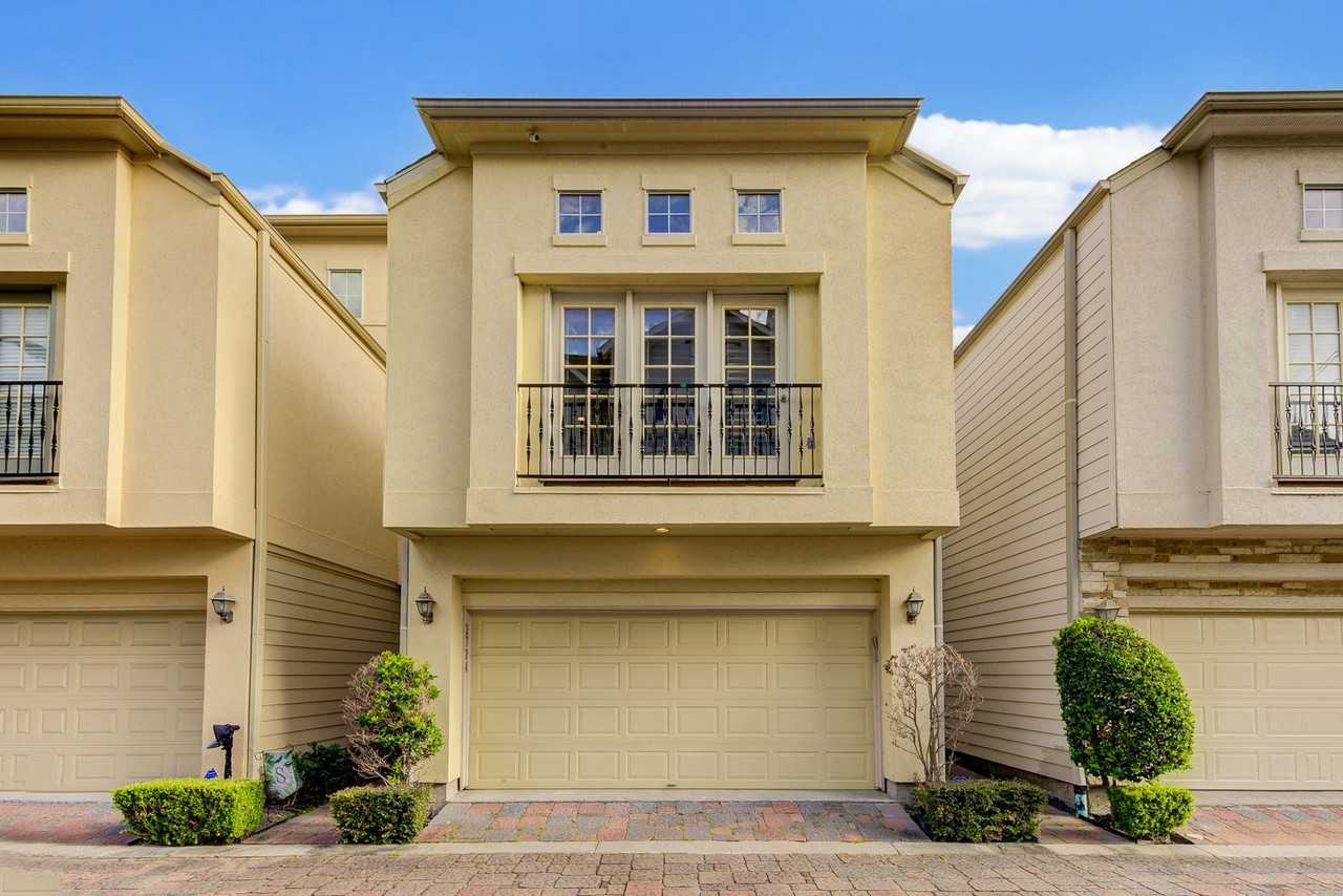 2724 Sherwin St - Photo 2 of 24