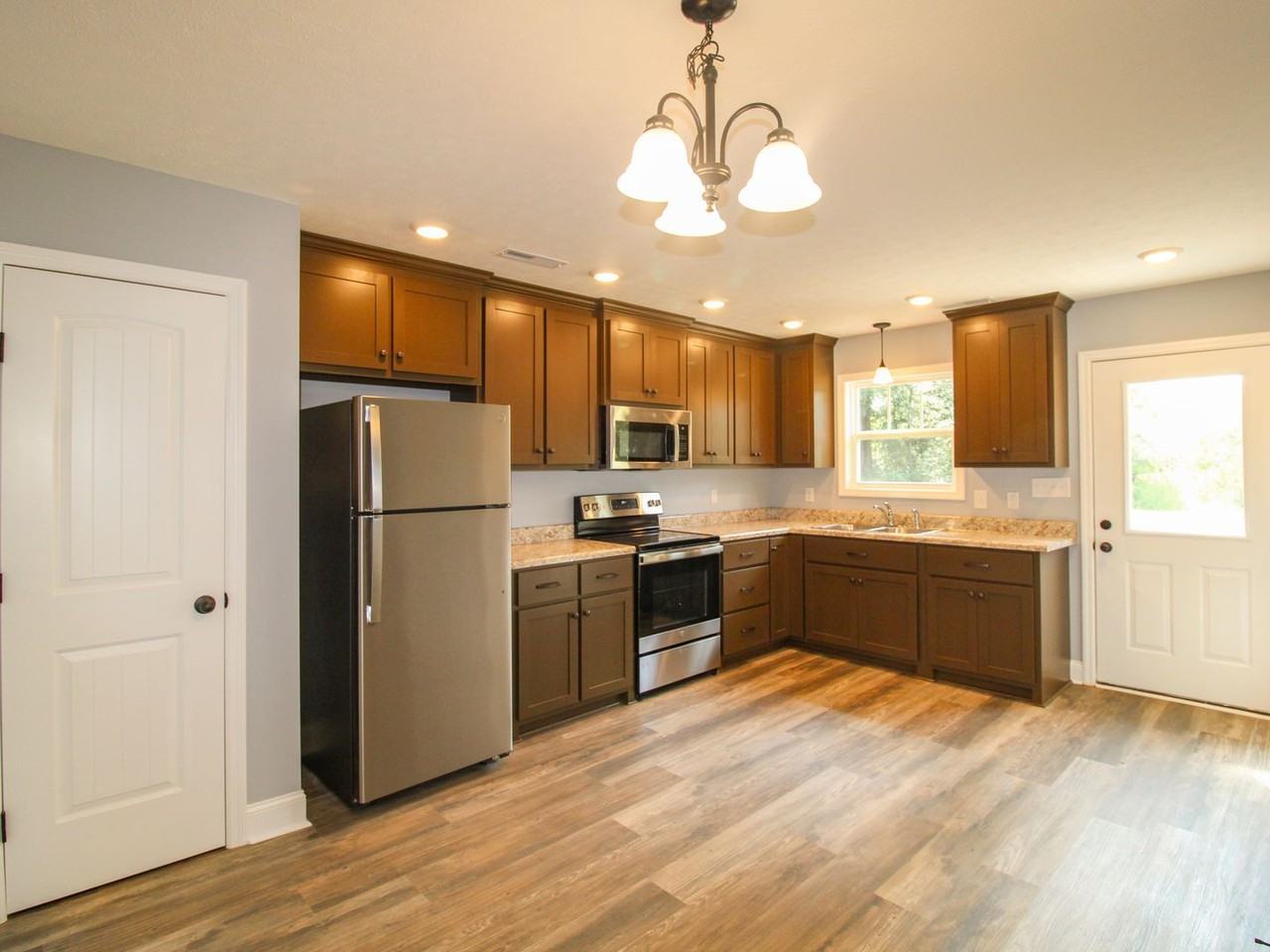 19823 Shady Acres Cir - Photo 6 of 25