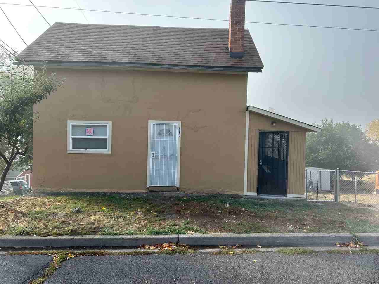 1112 Delta St - Photo 2 of 18