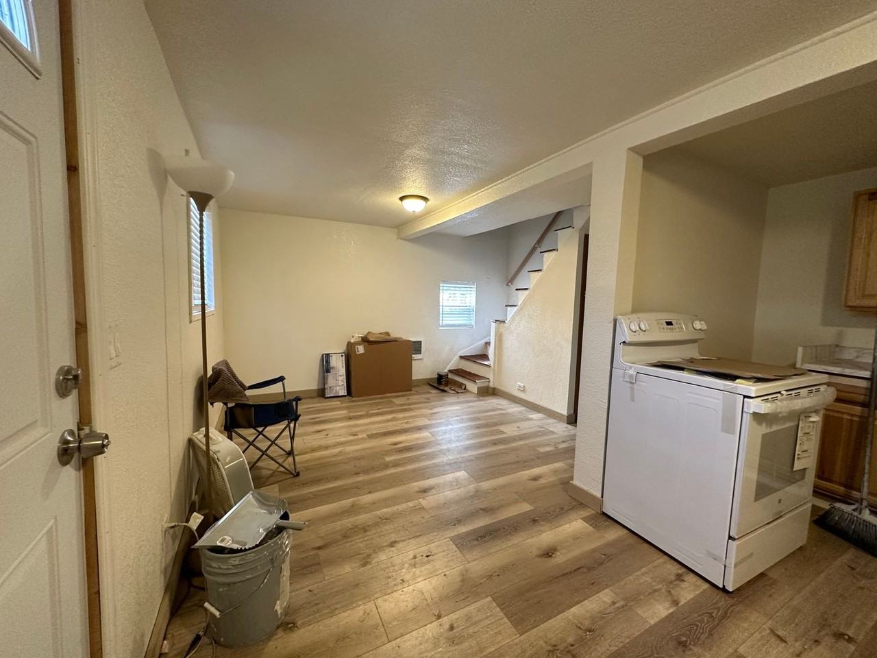 1112 Delta St - Photo 4 of 18