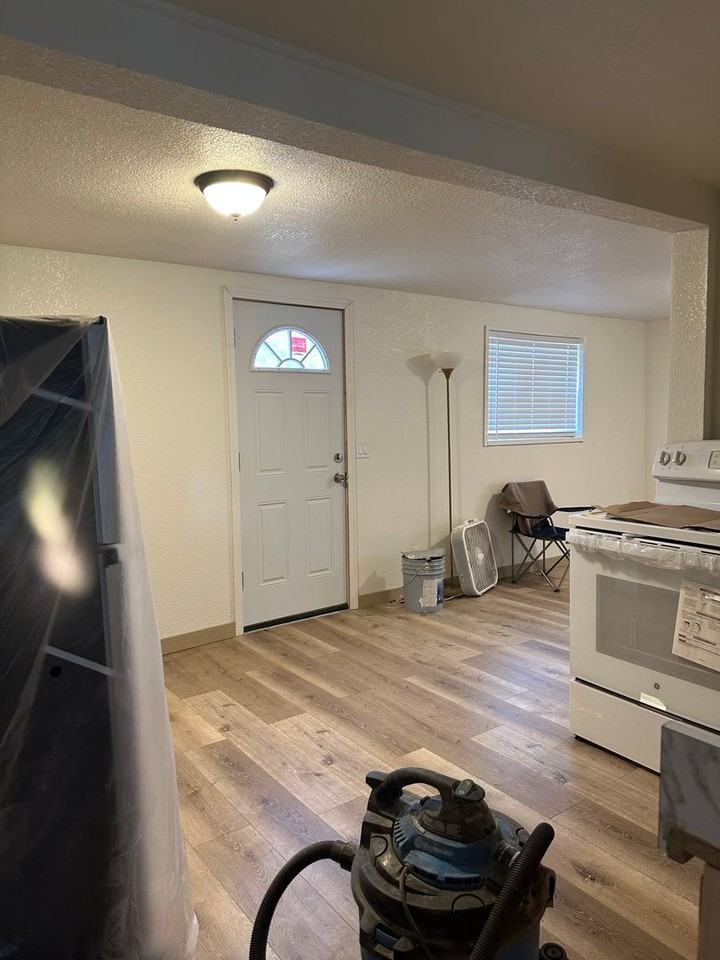 1112 Delta St - Photo 7 of 18