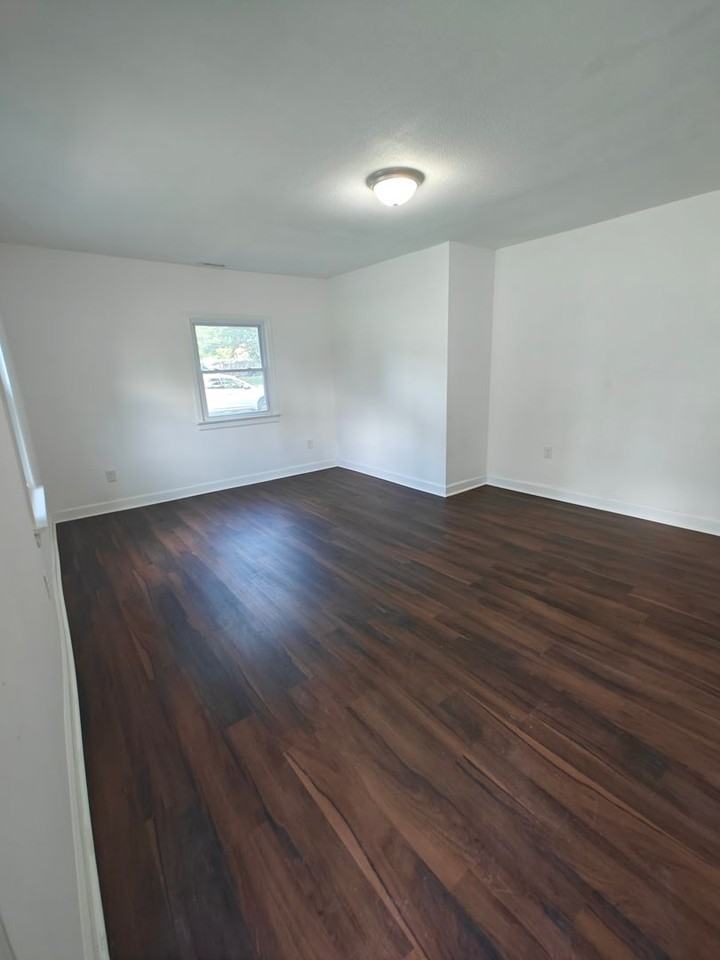 712 Halifax St - Photo 3 of 9