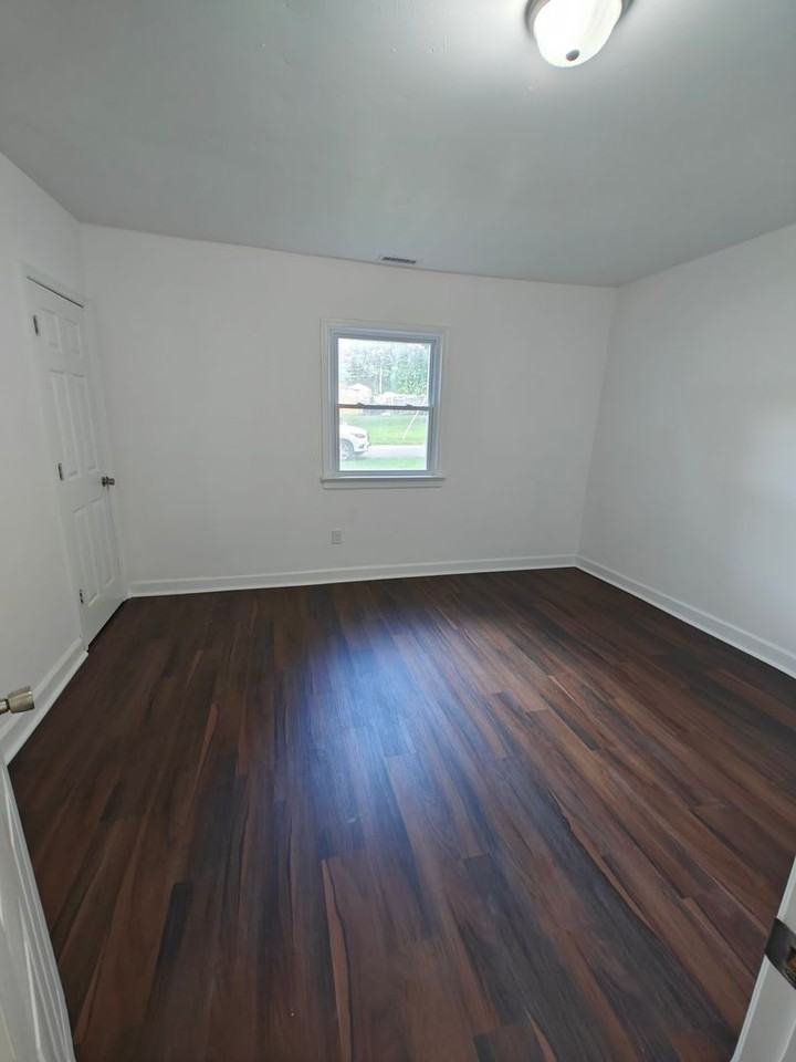 712 Halifax St - Photo 5 of 9