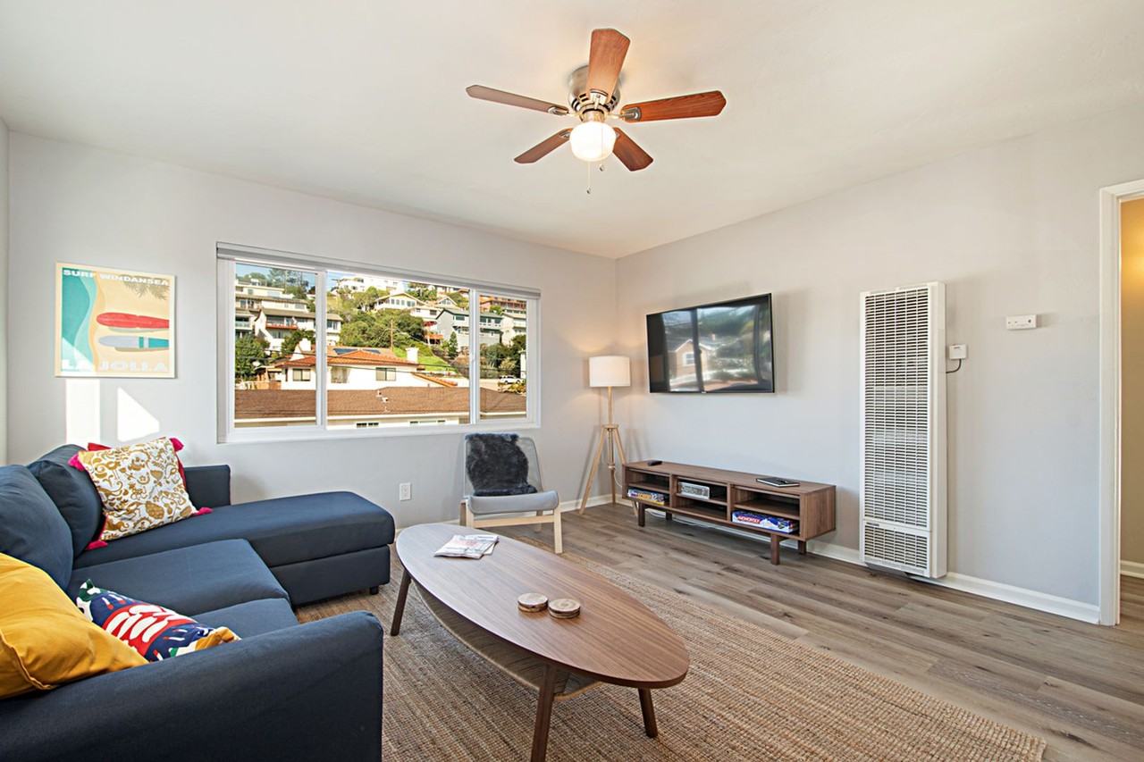 1837 Locust St - Photo 2 of 25