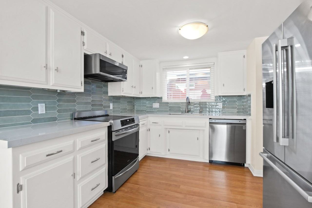 2612 S Denison Ave - Photo 4 of 21