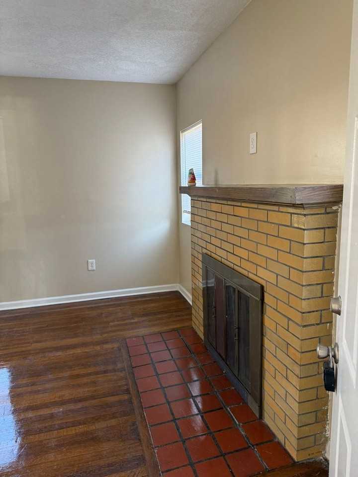 103 Hunt Ave - Photo 4 of 10