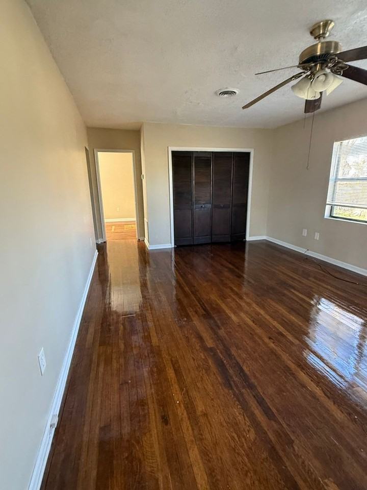 103 Hunt Ave - Photo 5 of 10