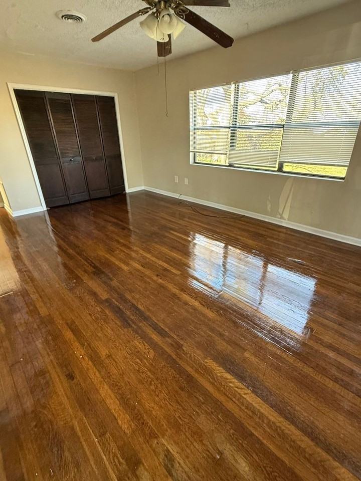 103 Hunt Ave - Photo 3 of 10