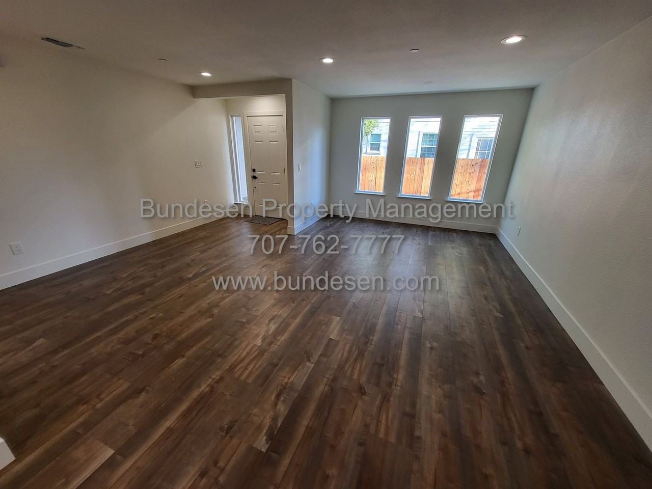 411-413 6th Street - Photo 3 of 24