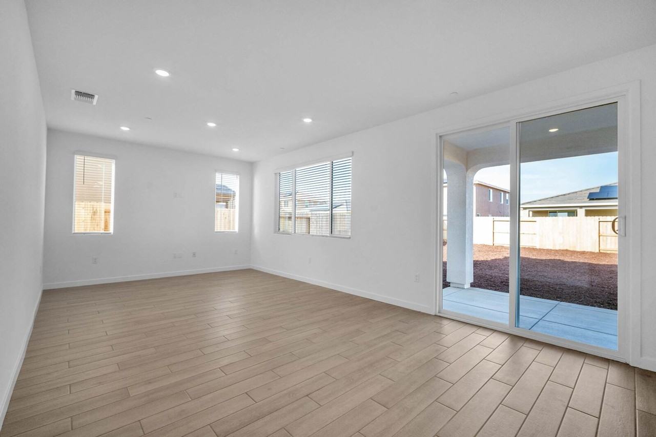 1111 Broad Acres Way - Photo 5 of 29