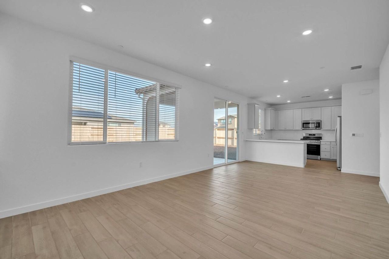 1111 Broad Acres Way - Photo 6 of 29