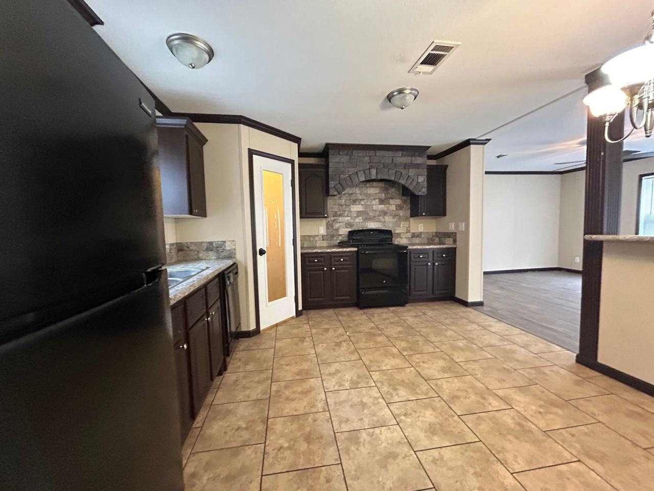 12890 Nw 80th Ave - Photo 3 of 48