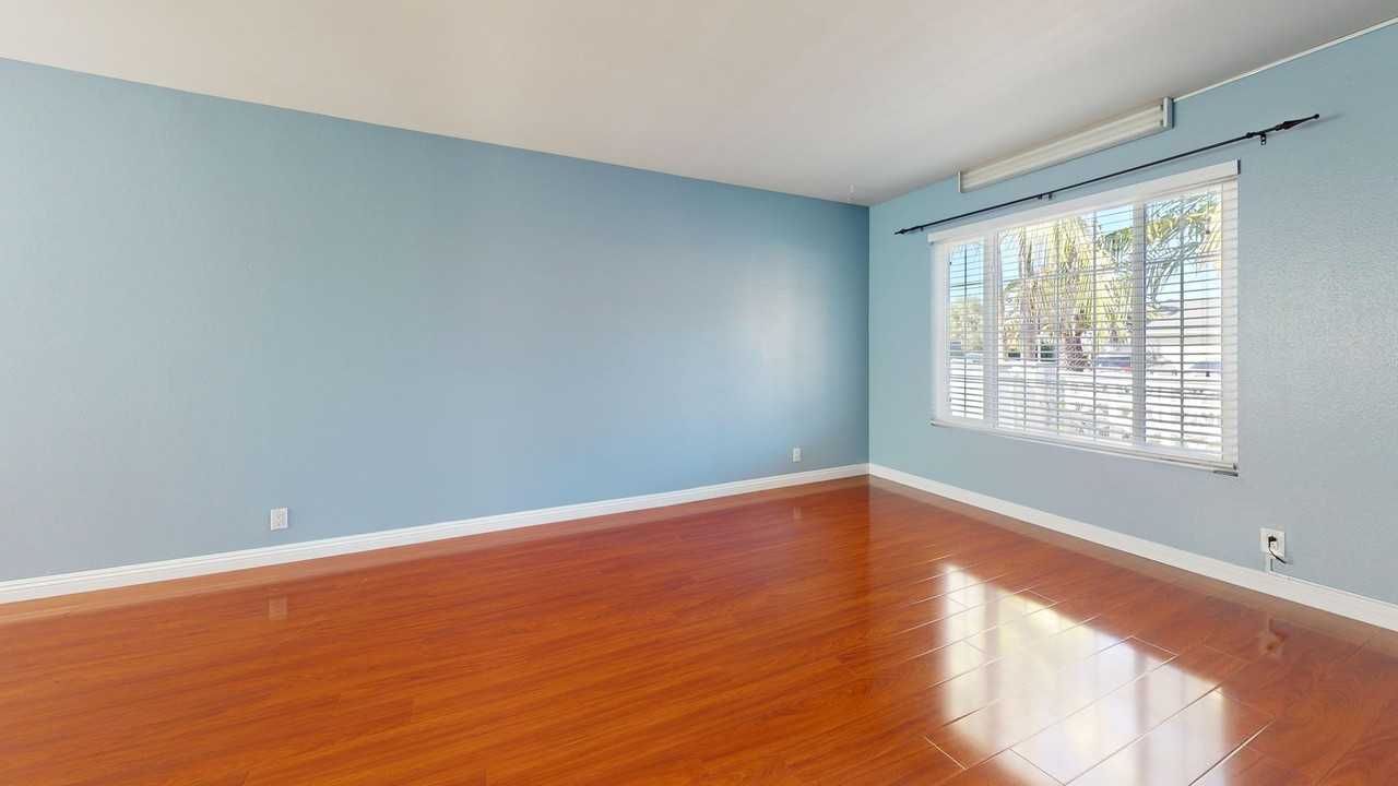 11205 Nalco St - Photo 4 of 30