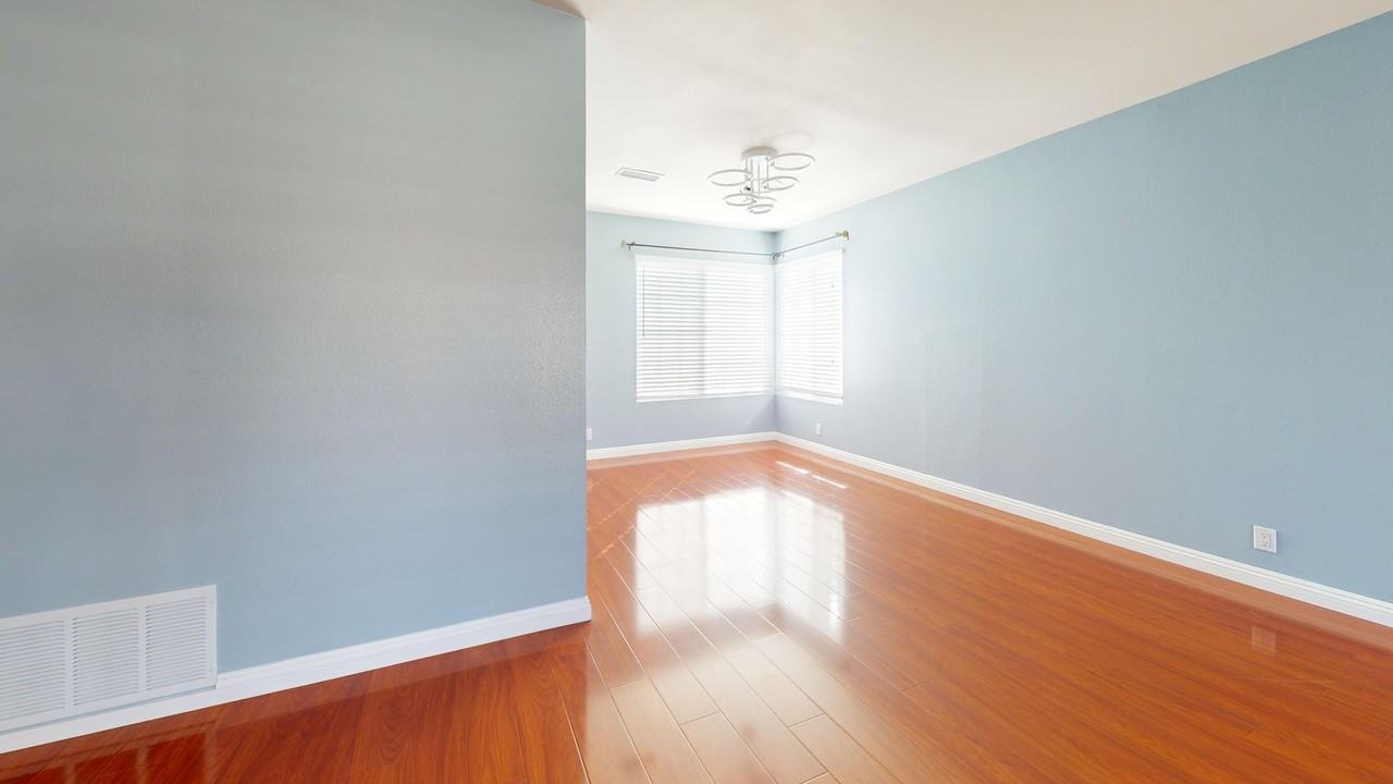 11205 Nalco St - Photo 5 of 30