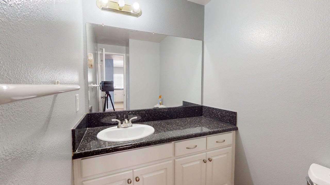 11205 Nalco St - Photo 6 of 30