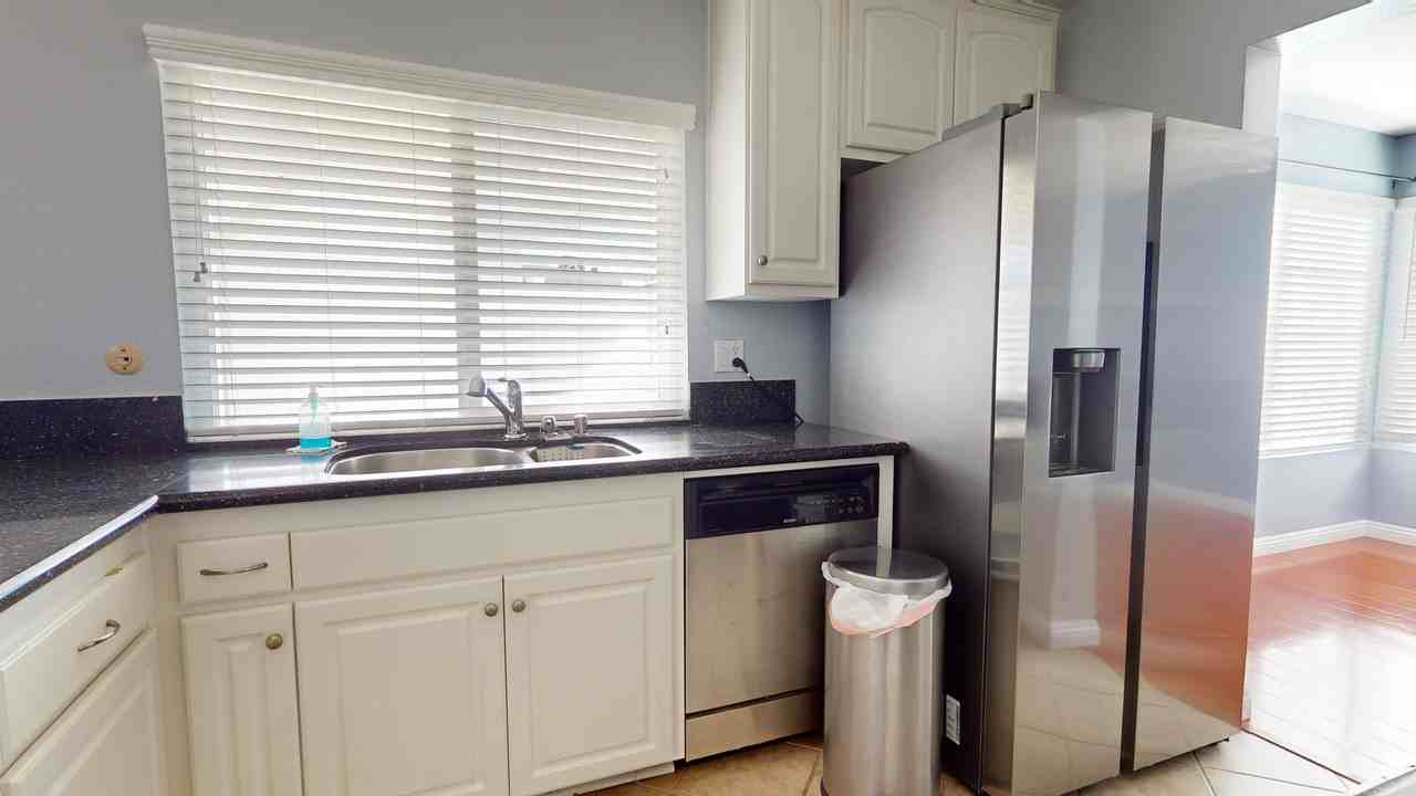 11205 Nalco St - Photo 7 of 30