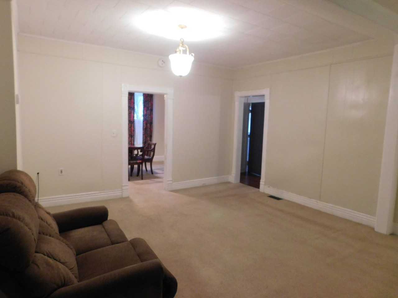 509 N Road St - Photo 3 of 22