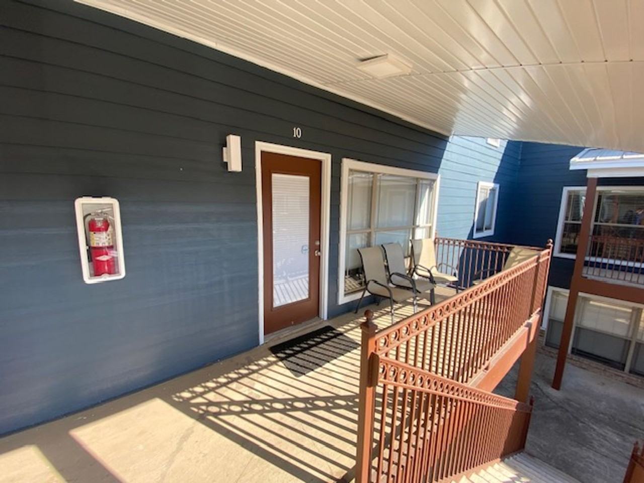 922 W 15th St #10 - Photo 2 of 12