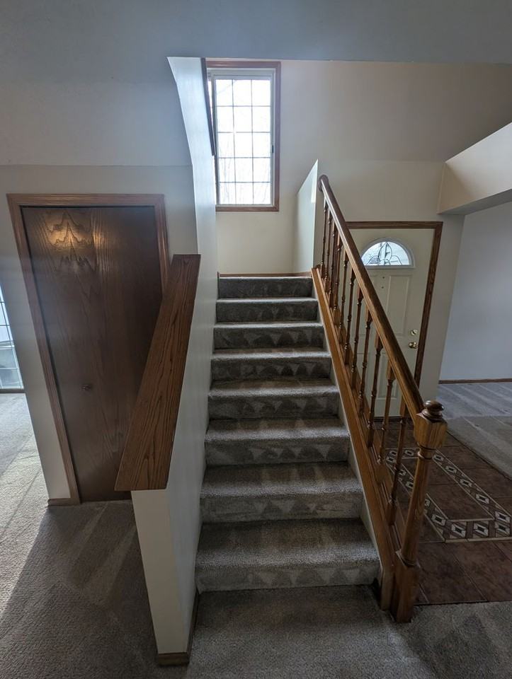 2583 Bedford Ct - Photo 3 of 22