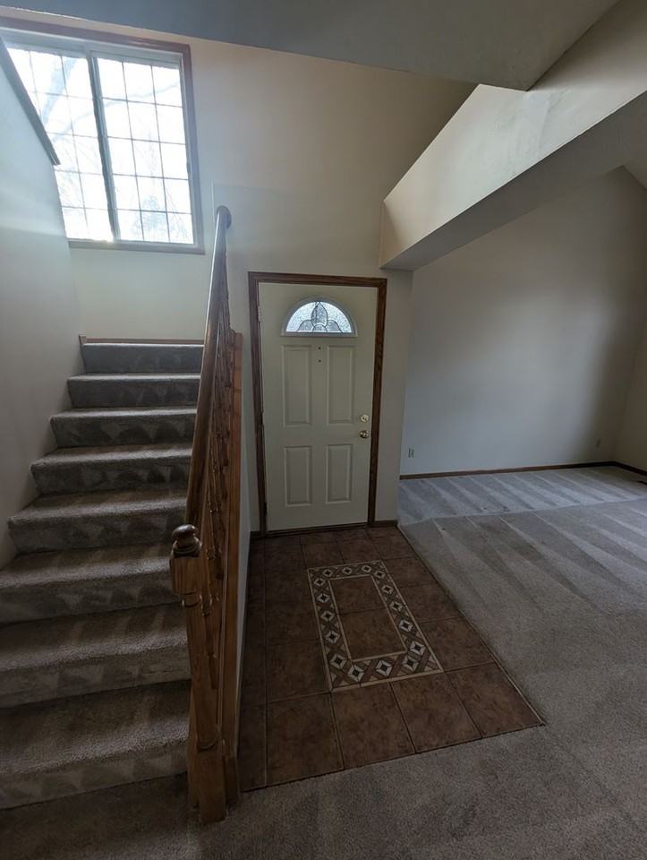 2583 Bedford Ct - Photo 4 of 22