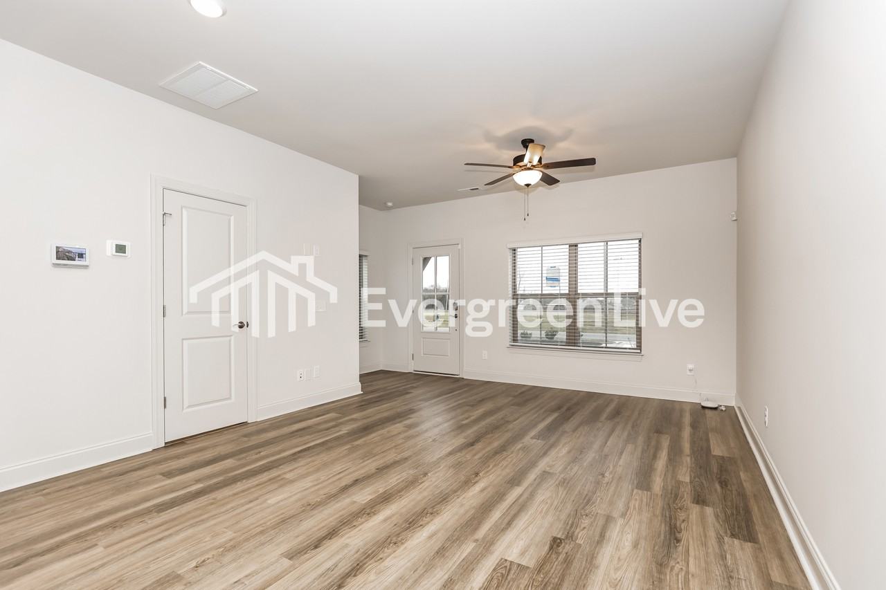 720 Elkins Dr - Photo 7 of 22