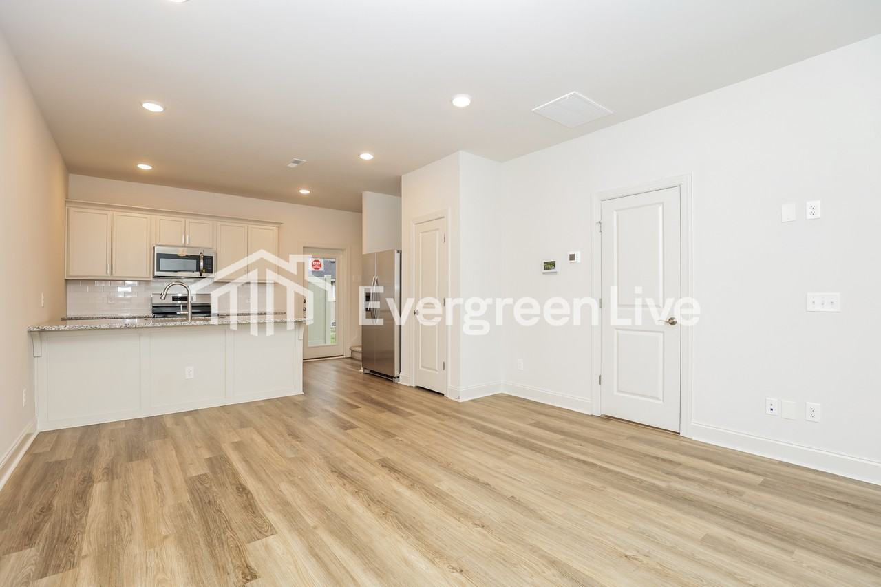 726 Elkins Dr - Photo 7 of 23