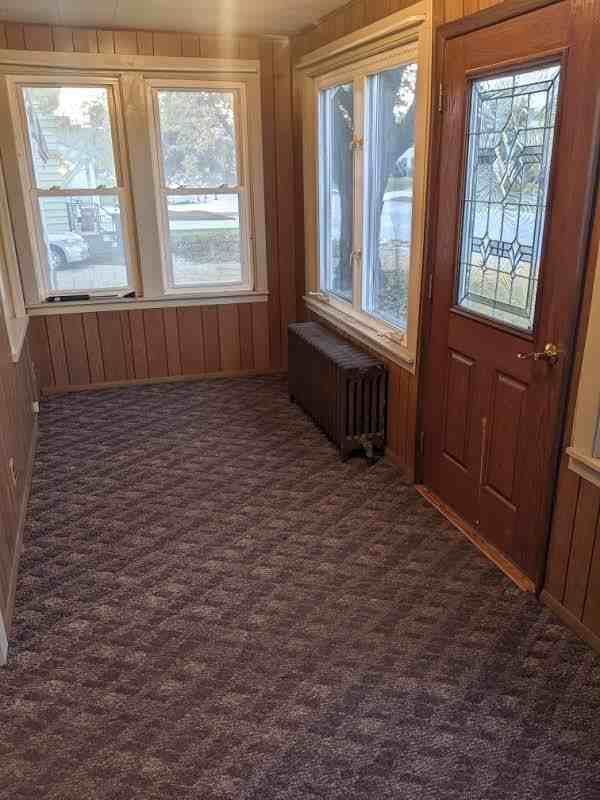1204 8th Ave Ne - Photo 2 of 18